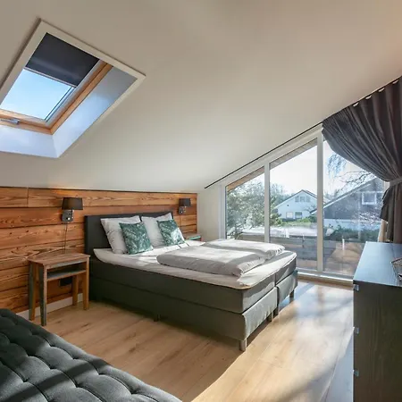 Luxe Keizerskroon - Aan Zee Villa Julianadorp